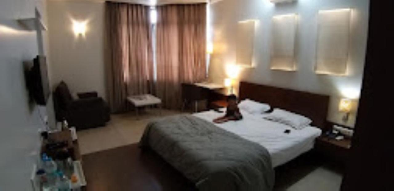 Hotel Maratha Residency,Ratnagiri Ratnāgiri Exterior foto